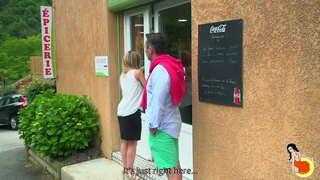 Sexy Tiffany Leiddi dostane hardfucked tvrdý penis chlapa