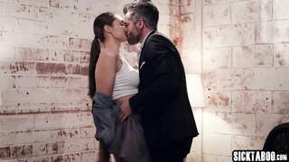 סעקסי מילף בעלאַ ראַלאַנד גאַט מיידל אַזוי שווער און טיף און זי לייקט עס אַזוי פיל