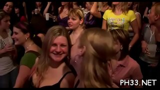 האַרלאָץ סקרימינג אין עקסטאַסי פון ווילד גרופּע געשלעכט מיט וואַיטערס האַרלאָץ סקרימינג אין עקסטאַסי פון ווילד גרופּע געשלעכט מיט וואַיטערס